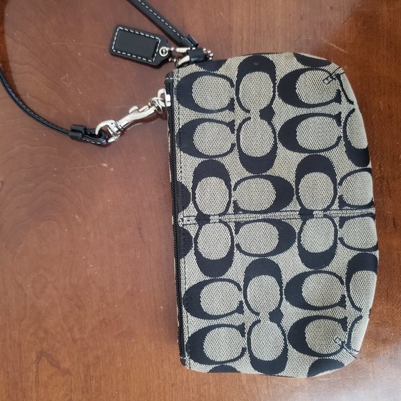 Coach Wristlet - Picture 3 of 4